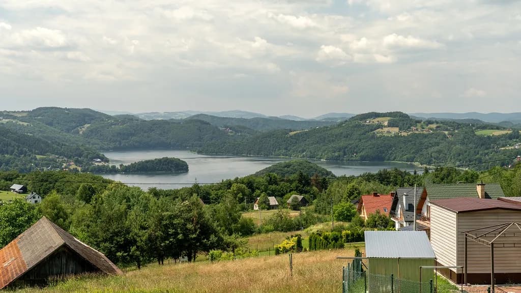 Najlepsze atrakcje nad jeziorem rożnowskim, które musisz poznać