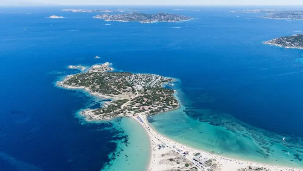 Sardynia kitesurfing gdzie: Odkryj najlepsze miejsca do uprawiania