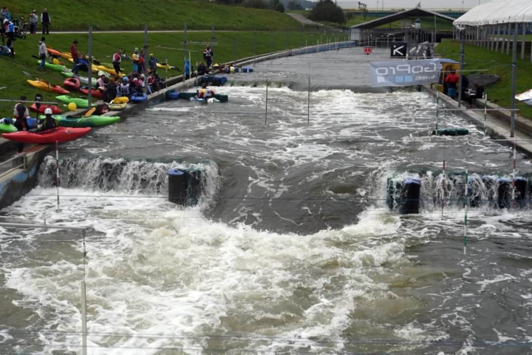 Tor kajakarstwa górskiego Kraków – idealne miejsce na przygodę w wodzie