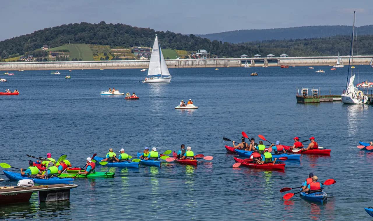 Niezapomniane spływy kajakowe w Bieszczadach - przygoda czeka