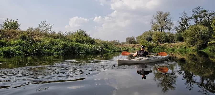 Spływy kajakowe Bzura - najlepsze trasy i porady dla kajakarzy