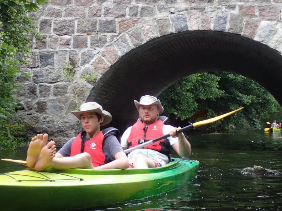 Jakie buty na kajaki wybrać, aby uniknąć dyskomfortu i kontuzji