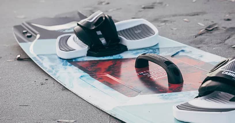 Jaką deskę do kitesurfingu wybrać, aby uniknąć błędów?