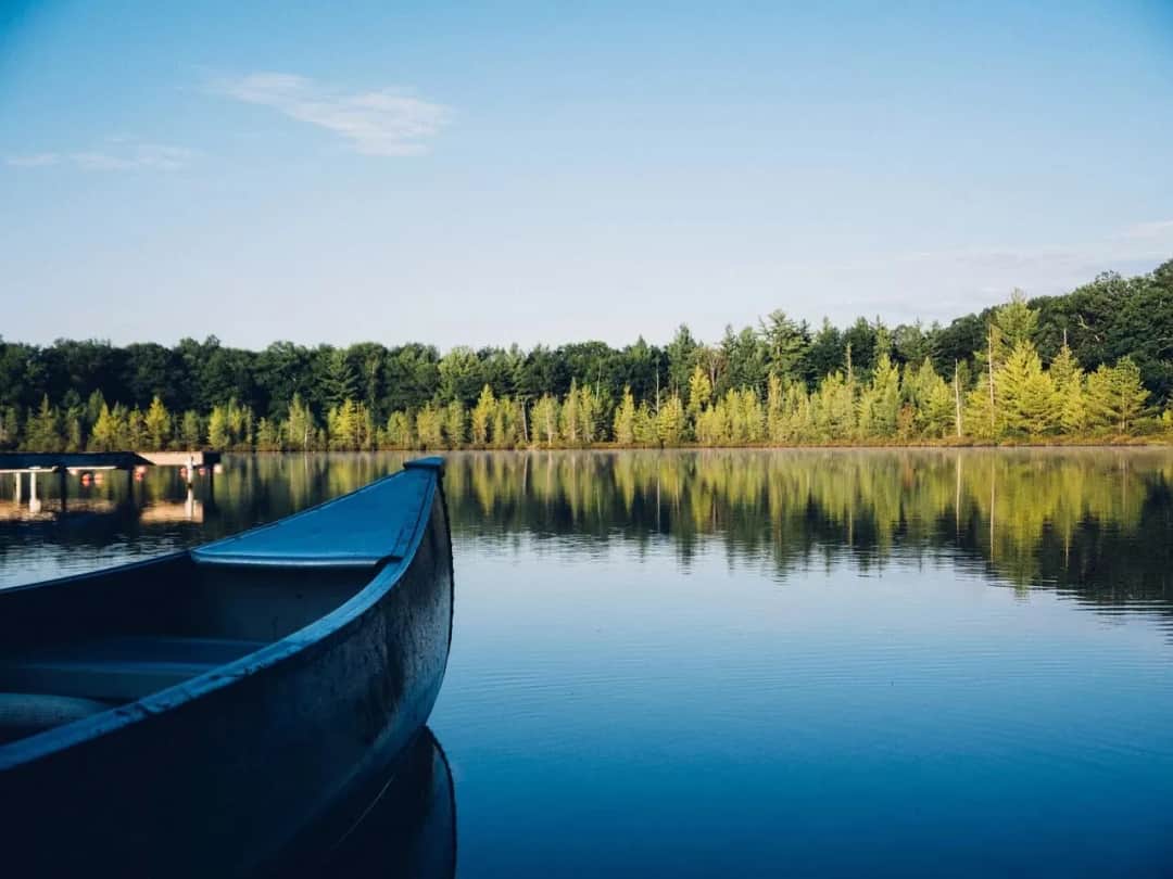 Niezapomniane spływy kajakowe w Mikołajkach - odkryj piękno natury